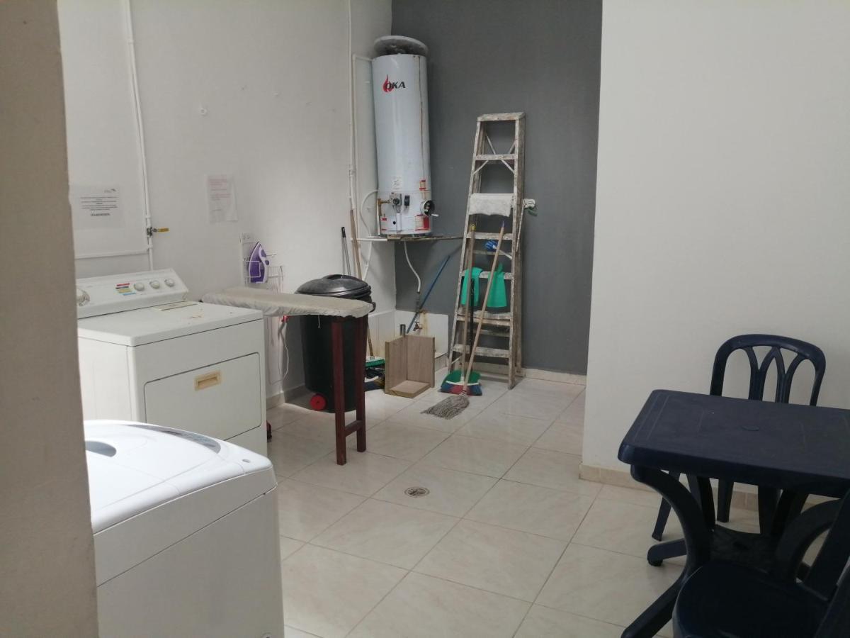 Hostal Komfort Medellin Bagian luar foto