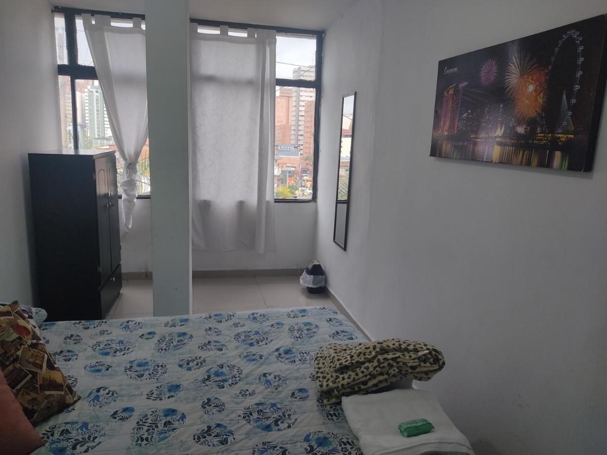 Hostal Komfort Medellin Bagian luar foto