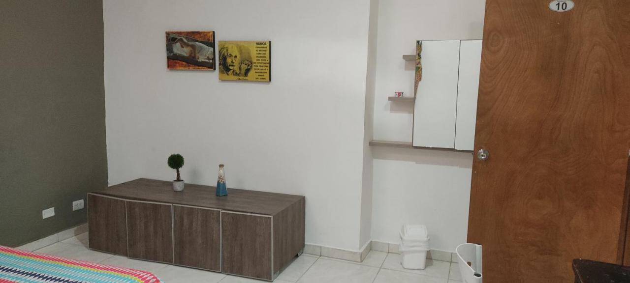 Hostal Komfort Medellin Bagian luar foto