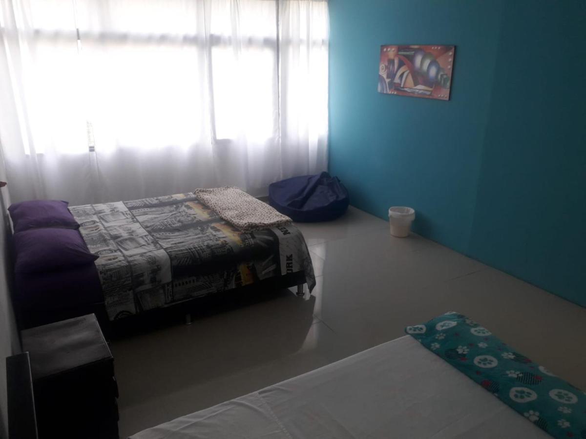 Hostal Komfort Medellin Bagian luar foto