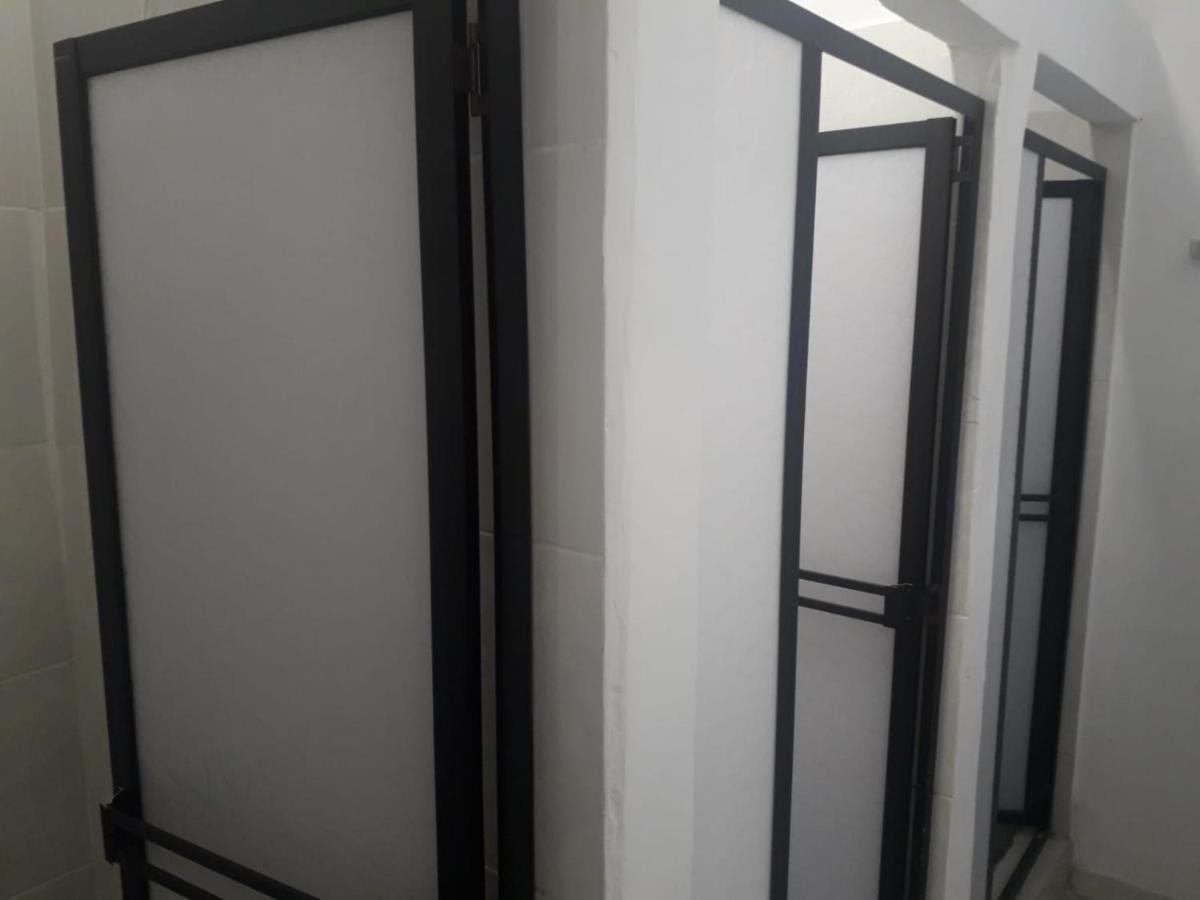 Hostal Komfort Medellin Bagian luar foto