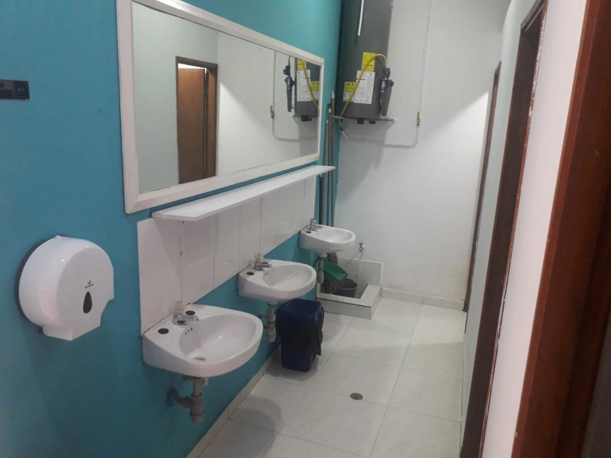 Hostal Komfort Medellin Bagian luar foto